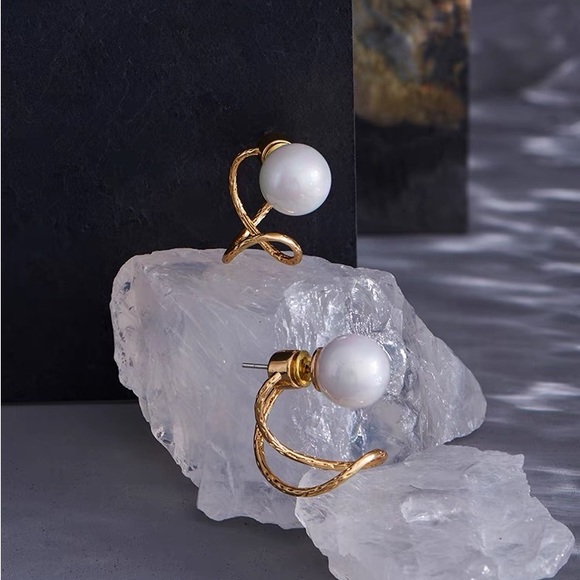 earring - Picture 4 of 7